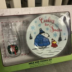 Peanuts Christmas Cookie Plate And Milk Jug Set