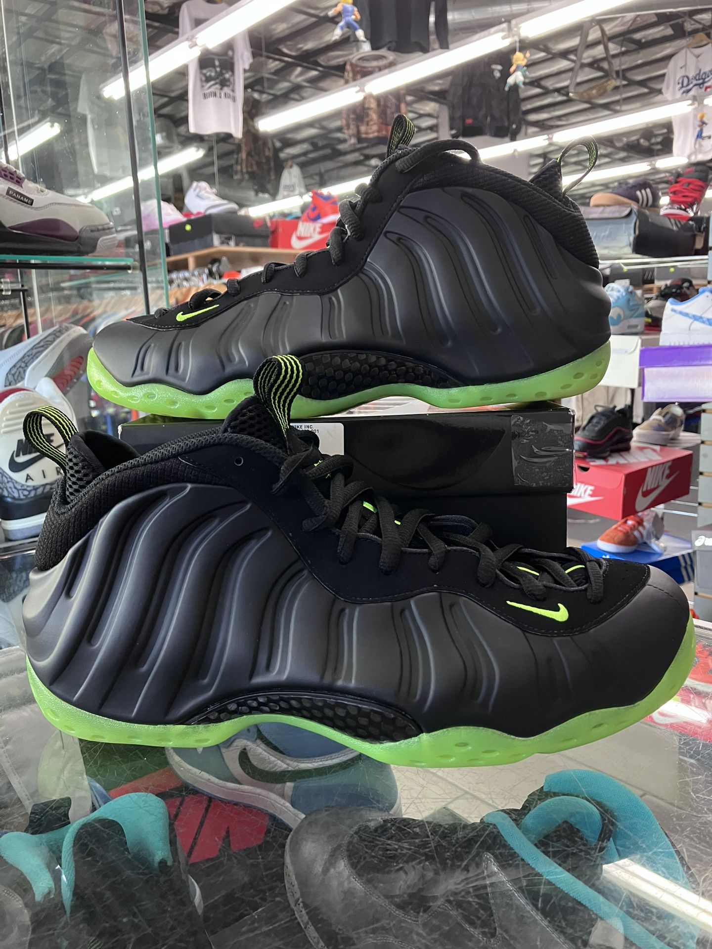 Nike Air Foamposite One Black Volt