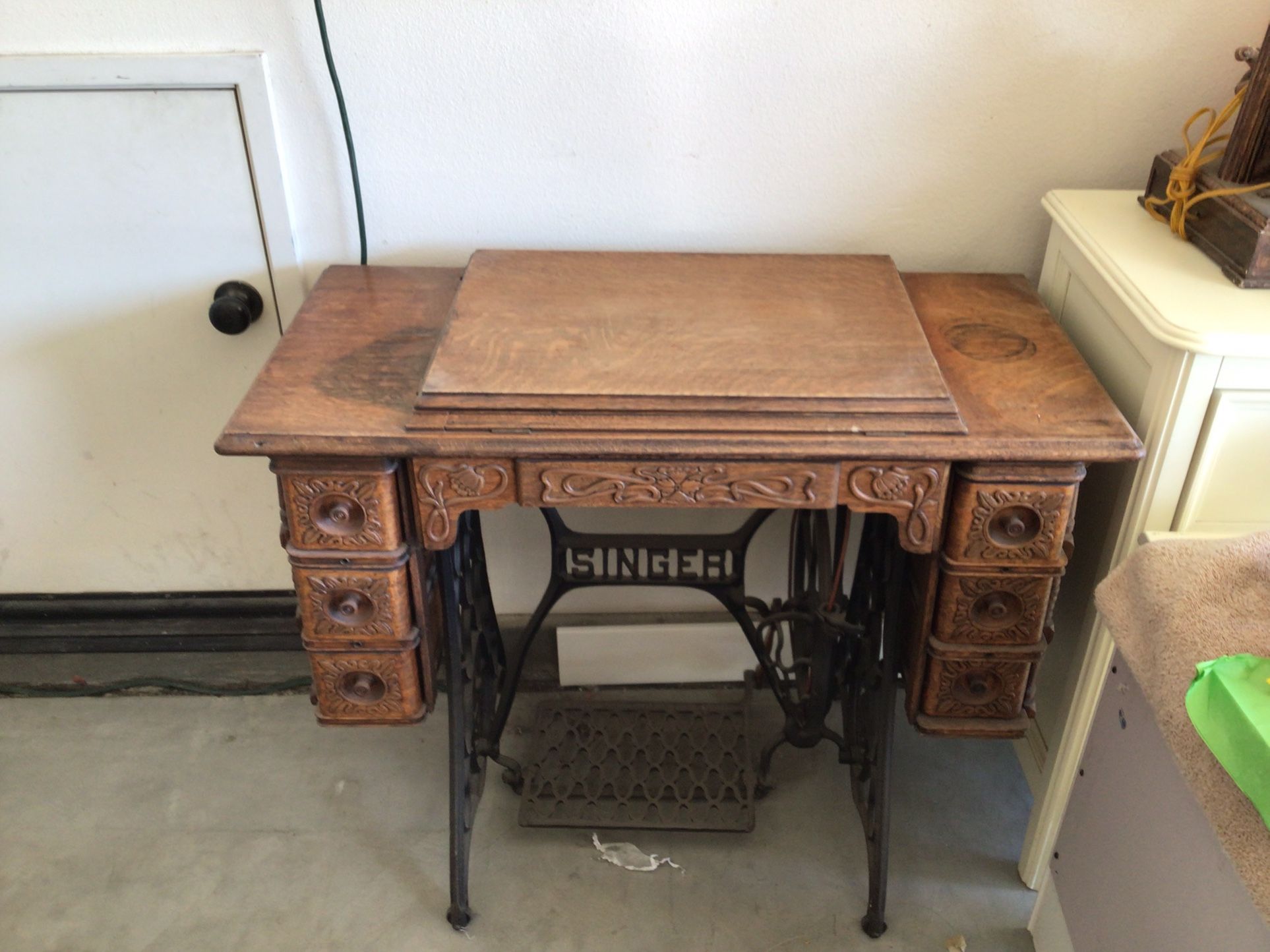 Singer Sewing Machine