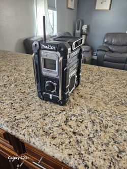 Makita 18v Bluetooth radio