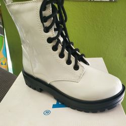 White Fashion Boots New