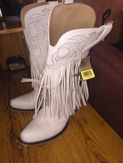 Fringe boots