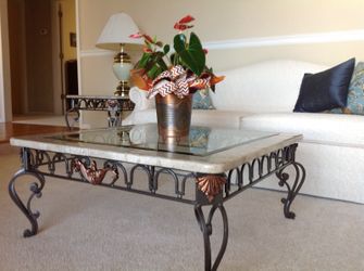 Gorgeous coffee and end table