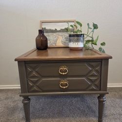 Kroheler Modern Touch Vintage Wood End Table/Nightstand With 1 Drawer 