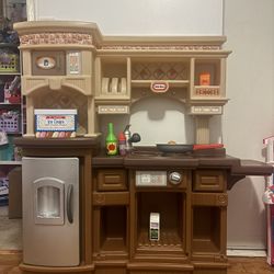 Little Tikes Play Kitchen