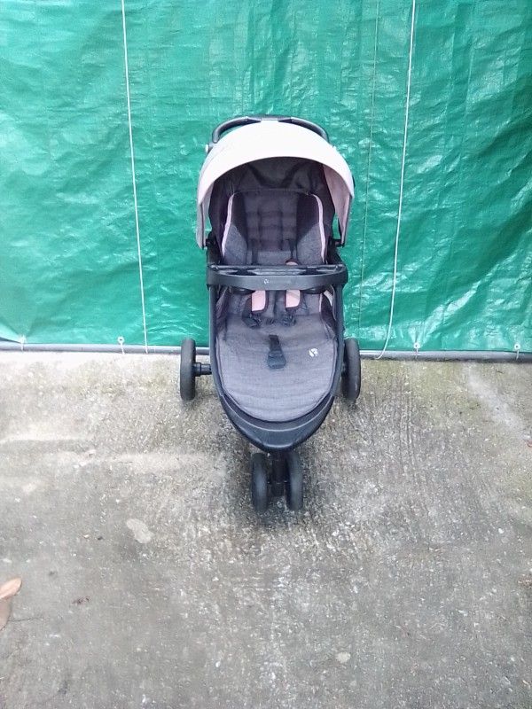 Baby Trend: Foldable Baby Stroller.