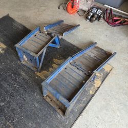 Convertible car ramps.