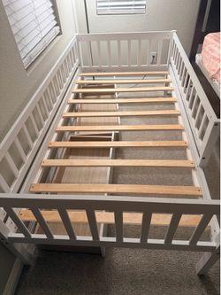 Toddler bed