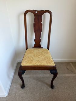 Queen Anne Style Walnut Side Chair