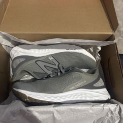 New Balance Fresh Foam Arishi V4 Running Shoe Size 9 ~ All Seasons Athletic Shoe