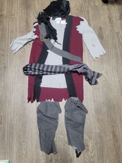 Boys Zombie pirate Halloween costume size 8.