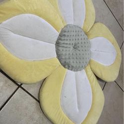 Baby Lotus Blooming Bath