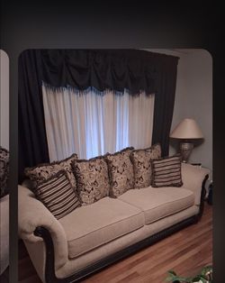 3 pc sofa love seat chair