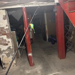 Fishing Rod: shakespeare ugly stik gx2 (never used) 40$