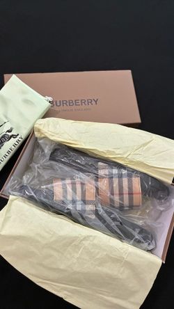 Burberry Slides – Size 12 send offers