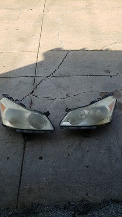 2009 Chevrolet Traverse headlights