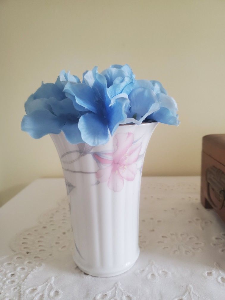 mikasa vase