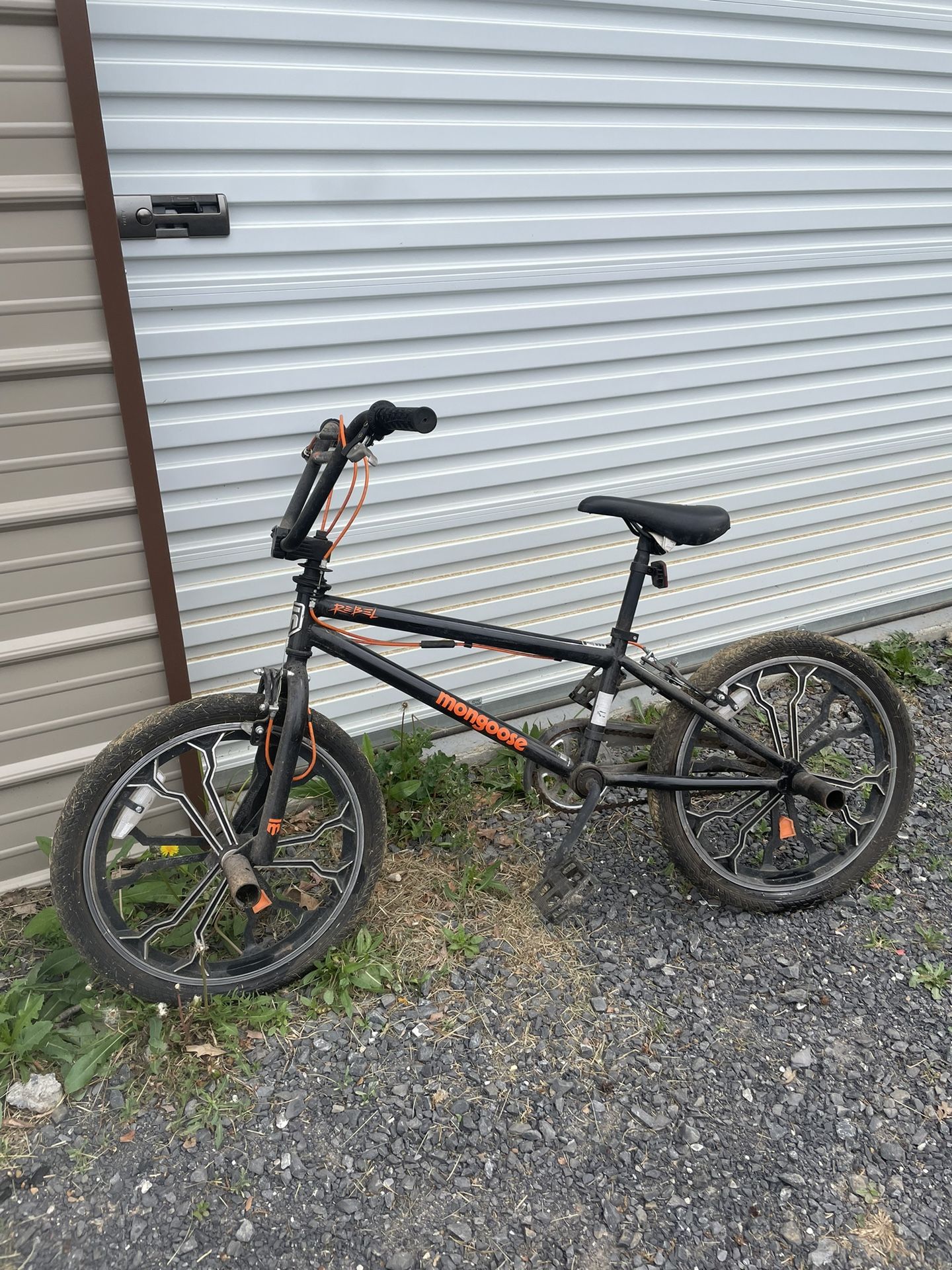 Mongoose Rebel Kids BMX “20”
