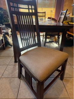 Broyhill Dining Room Set