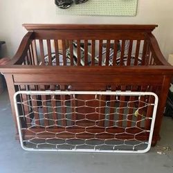 Europa Baby Richmond Crib – Clean – Ready for Pickup