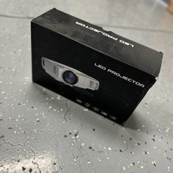 Led Projector And 100” Screen With iPhone HDMI Adapter Family Movie Night Party Entertainment 