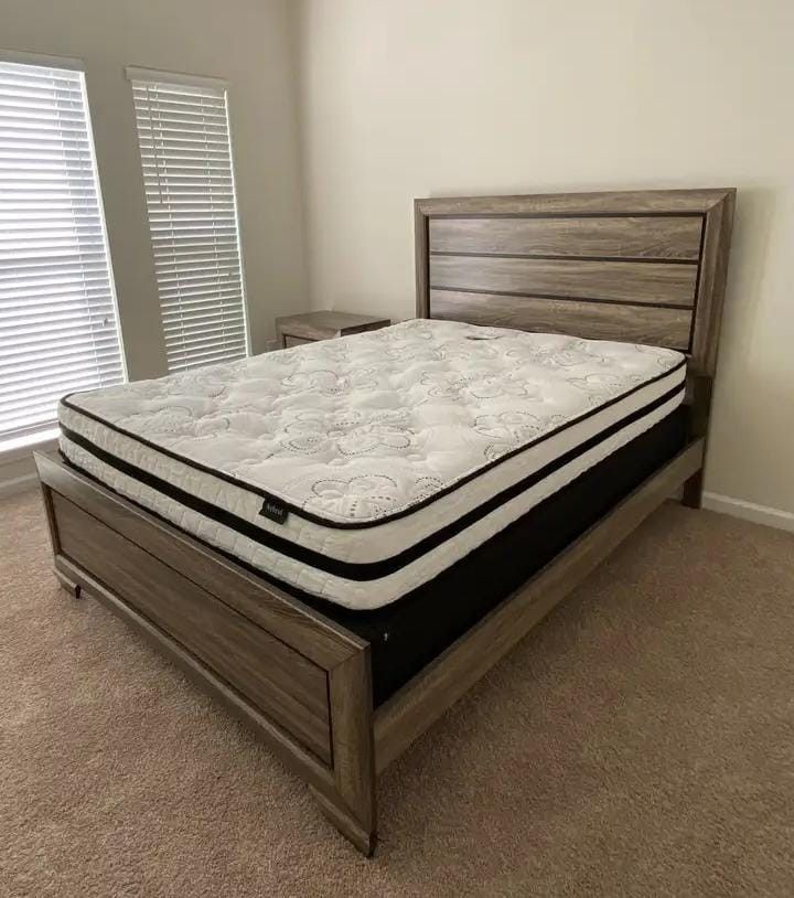 Farrow 5 Pcs Bedroom Set Queen/King Bed Dresser Nightstand Mirror and Chest