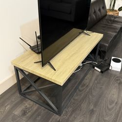 Wood/metal Table 