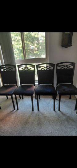 Set Of 4 metal dining room chairs $125