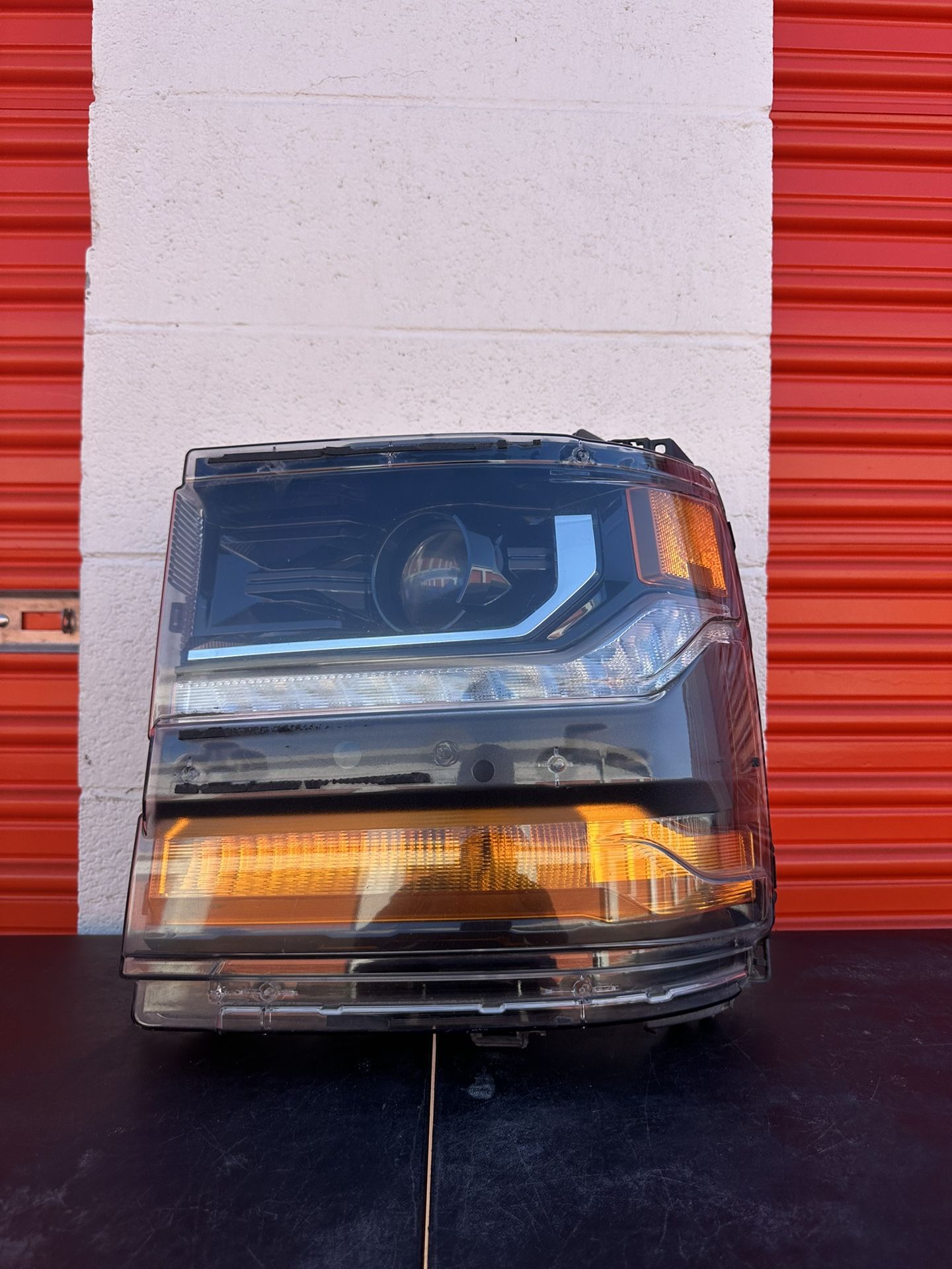 2016 -2017 -2018 Chevy Silverado 1500 Left Driver Side Xenon HID Headlight OEM