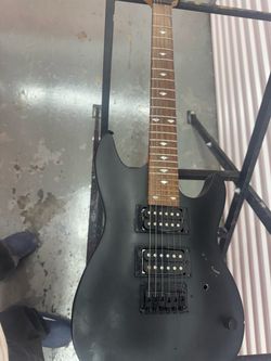 Used Laguna LE50 Short Scale Black Electric Guitar 100$$? O.B.O