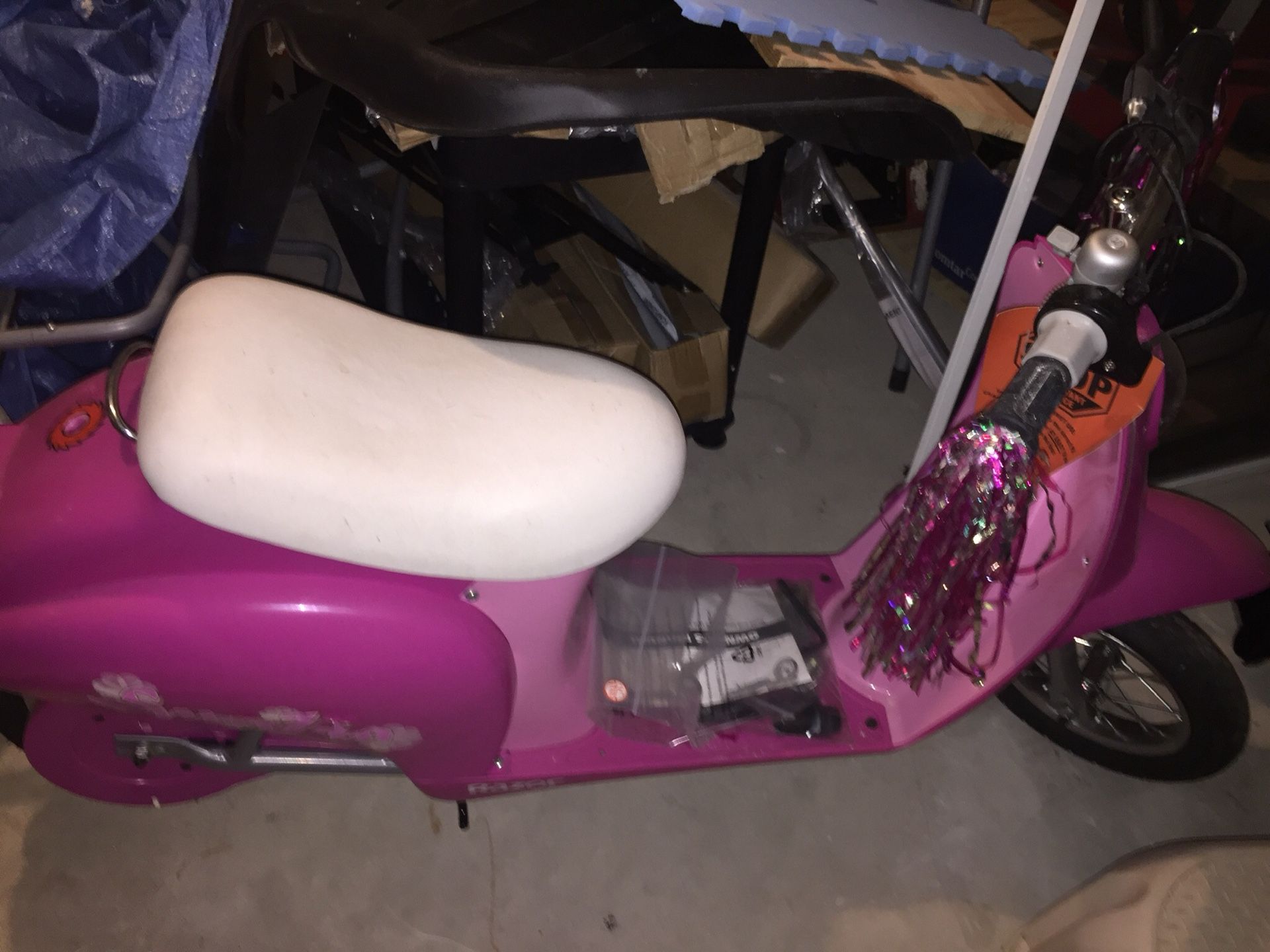 Kids electric scooter. 24V barely used.