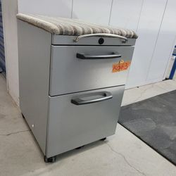Metal File Cabinet With Key On Casters Lightweight. $ 60