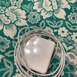 A 85 ac replacement adaptor 20v 4.25a a.c. 100-240v-1.5a 50-60hz