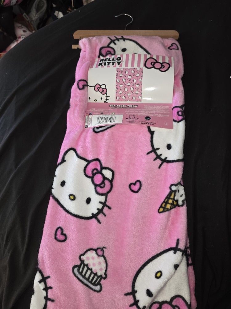 Hello Kitty Toddler Valentines Blanket
