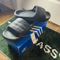 Size 9 Adilette 22 Carbon