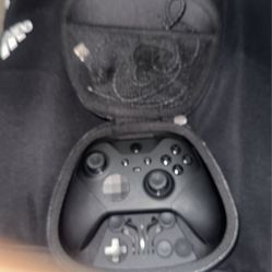 Microsoft Bluetooth Elite Series 2 Controller - Starter Bundle for Xbox One