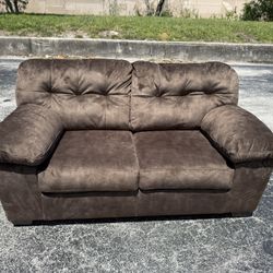 Loveseat, Felt Type Material