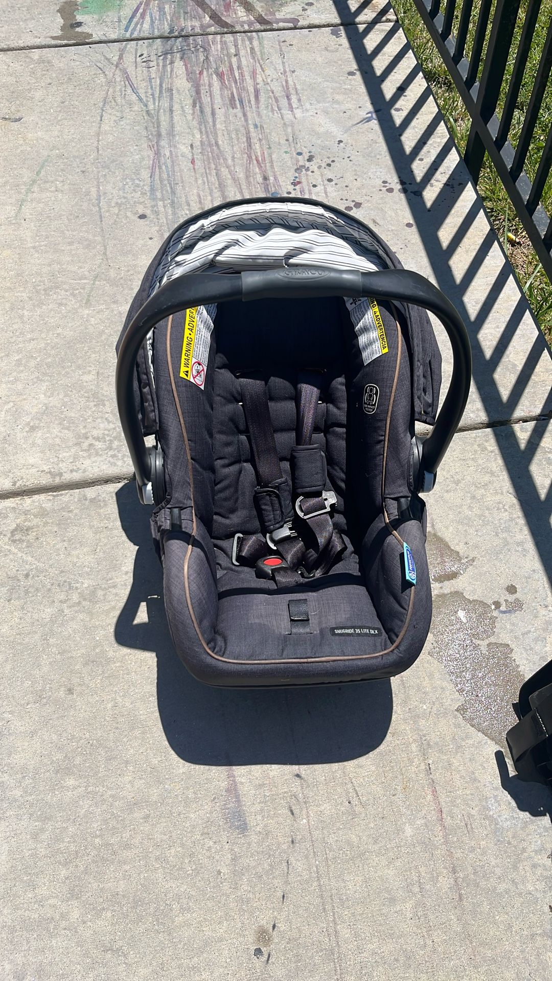 Graco Snugride35 Lite DXL Infant Carseat base $60