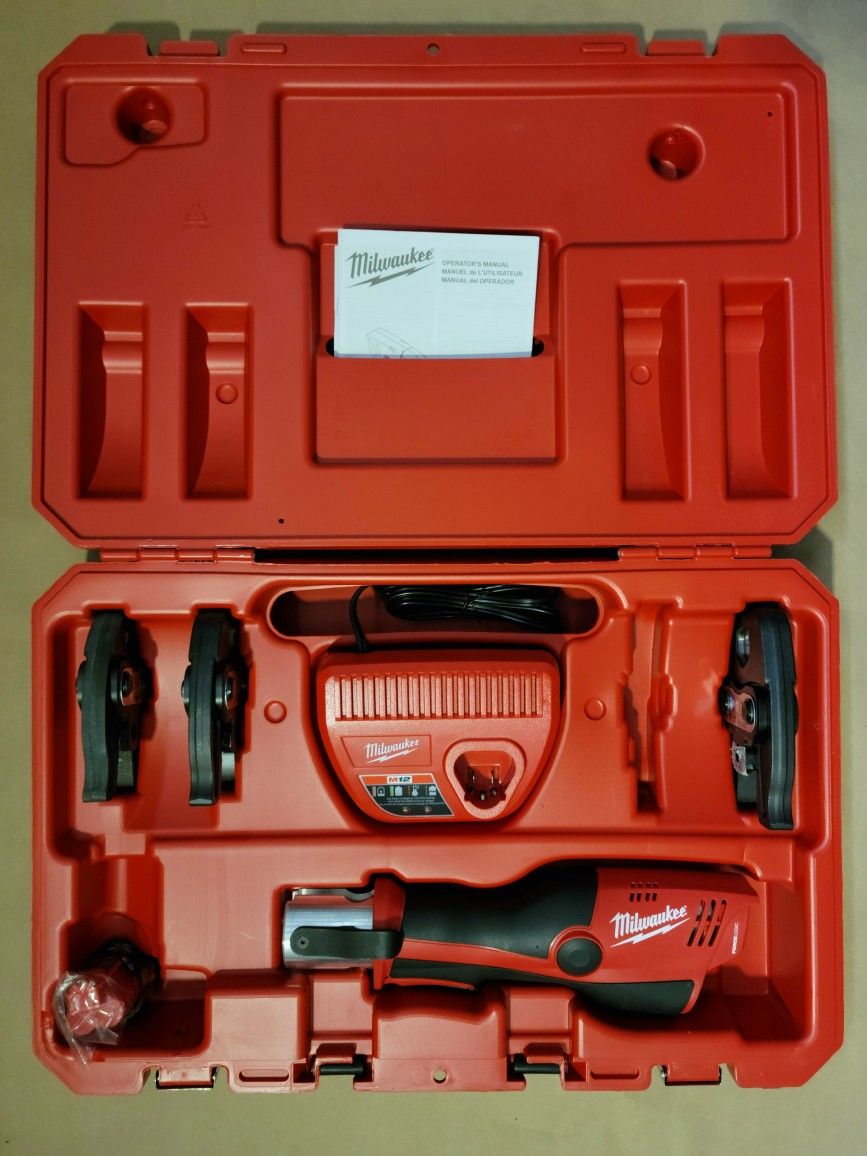 Milwaukee M12 12-Volt Lithium-Ion Force Logic Cordless Press Tool Kit (3 Jaws Included) with Two 1.5 Ah Battery and Hard Case
