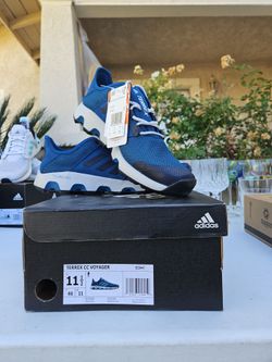 Athletic shoes