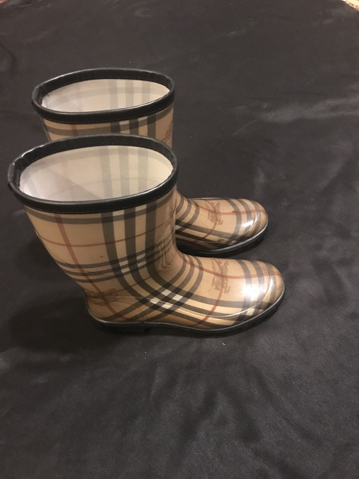 Authentic Burberry Rainboots Size 6 (Euro 36)