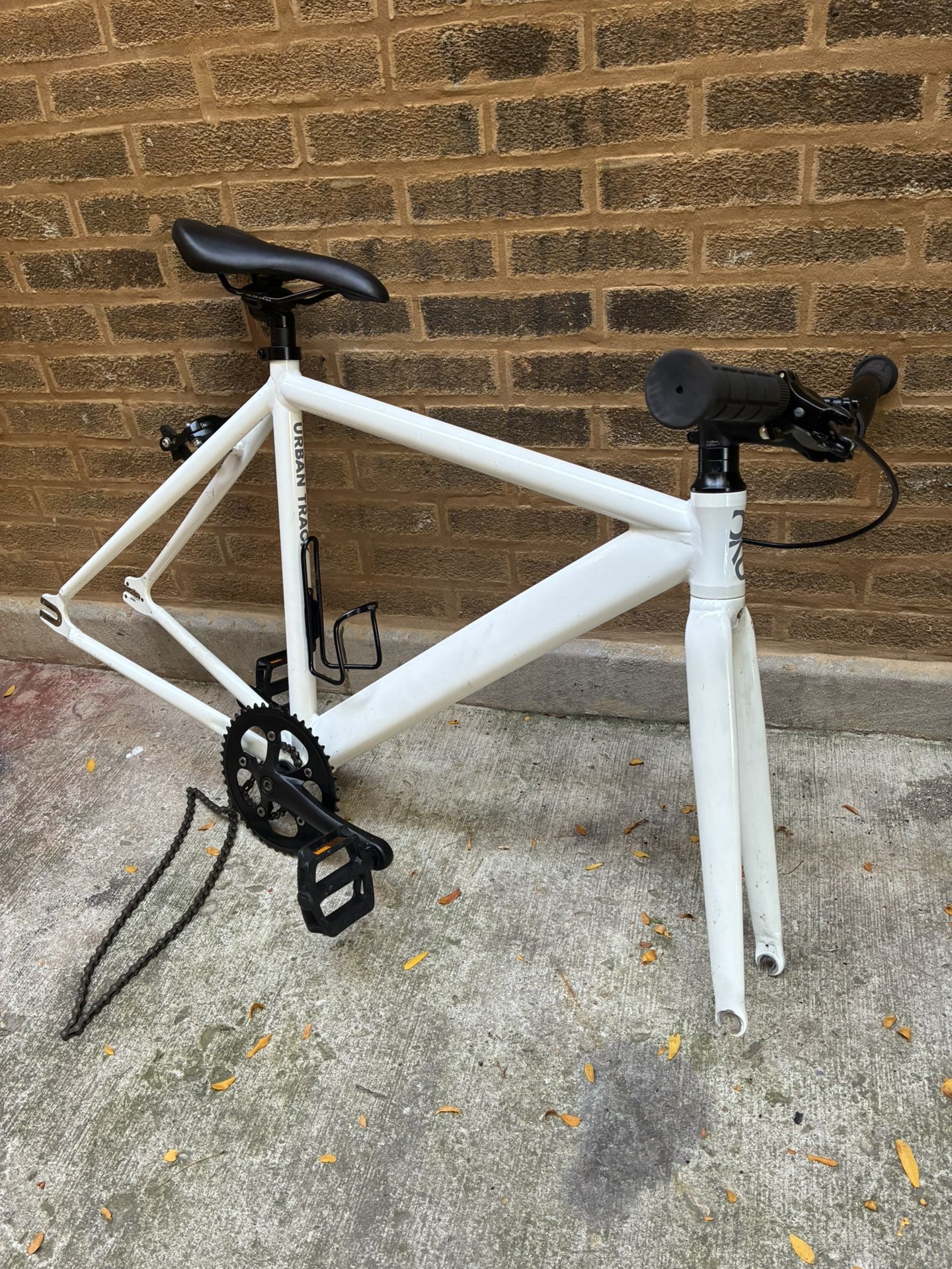 white 6ku unban track 