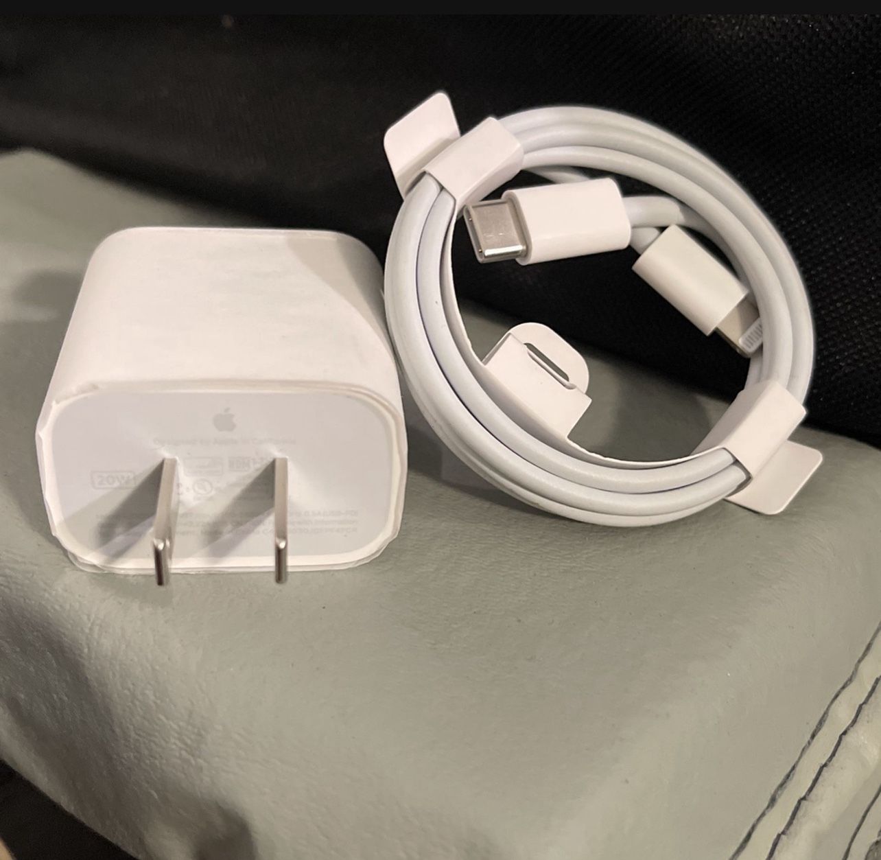 20W Genuine OEM Apple iPhone Fast Charger & USB-C Lightning Cable