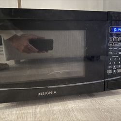 Insignia Microwave. Works Fine. 