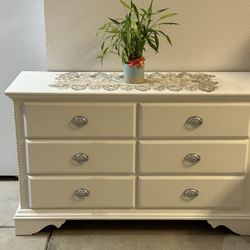 Dresser, with 6 Drawers 