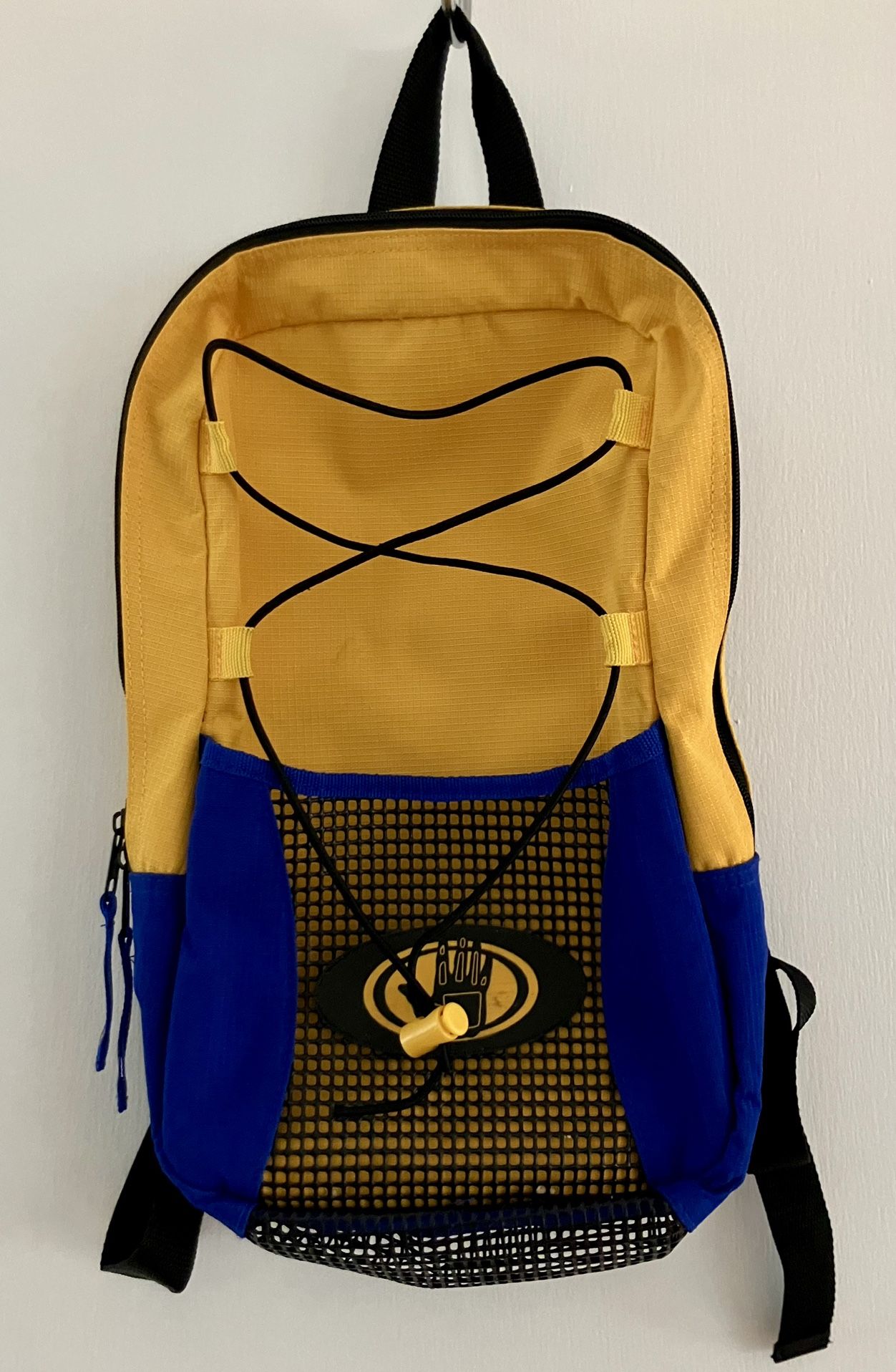 Vintage BODY GLOVE Mesh Drain Bottom Backpack