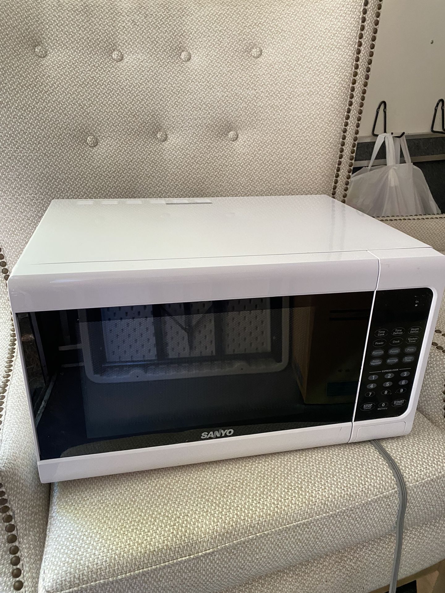 Sanyo Microwave 