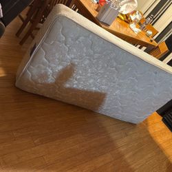 Twin mattress 