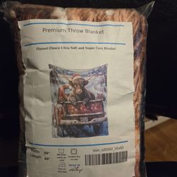 NWT Holiday Fleece Throw Blanket 