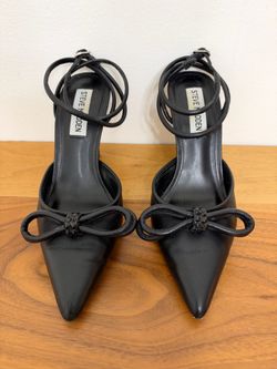 Steve Madden Black Pointed-Toe Bow Heels